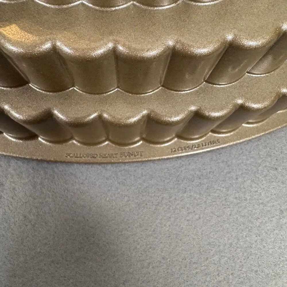 Nordic Ware Tiered Heart Bundt Pan Excellent Condition